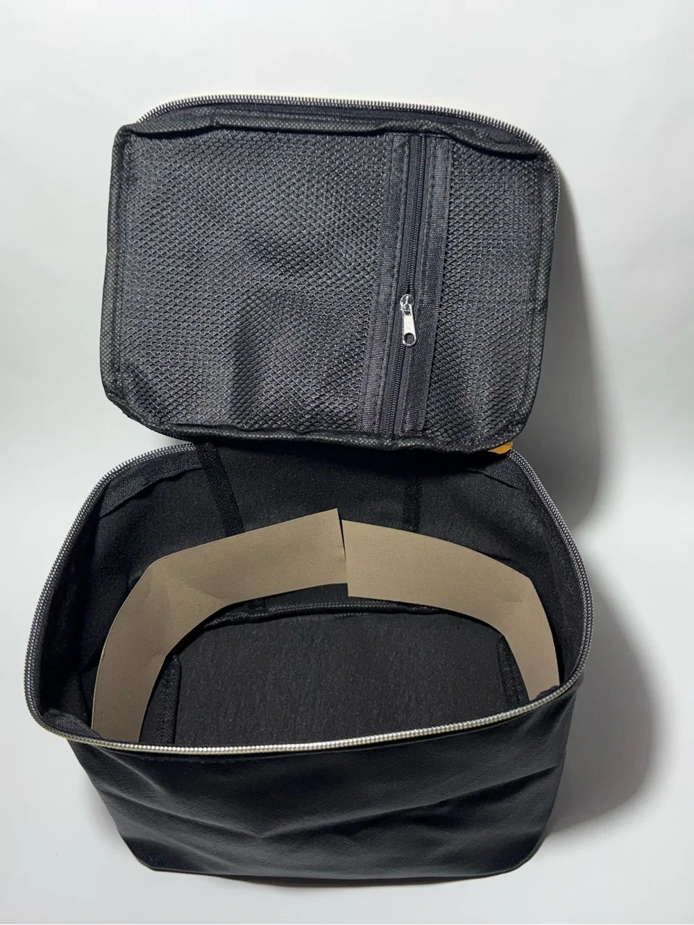 Sassy + Chic Large Black Makeup Bag Travel Toiletry Organizer Case NWT 8x6x5 in